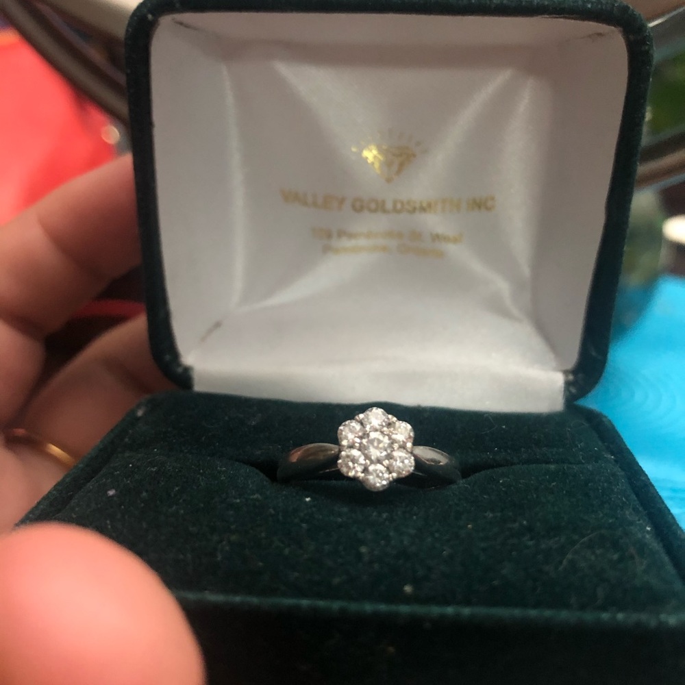 70.ct diamond ring - Picture 5 of 6